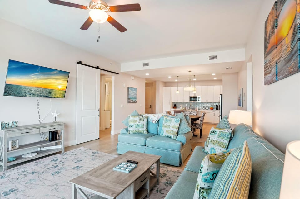Condo, Multiple Beds (The Harbor Condo 503 - Premier) | Living area | TV