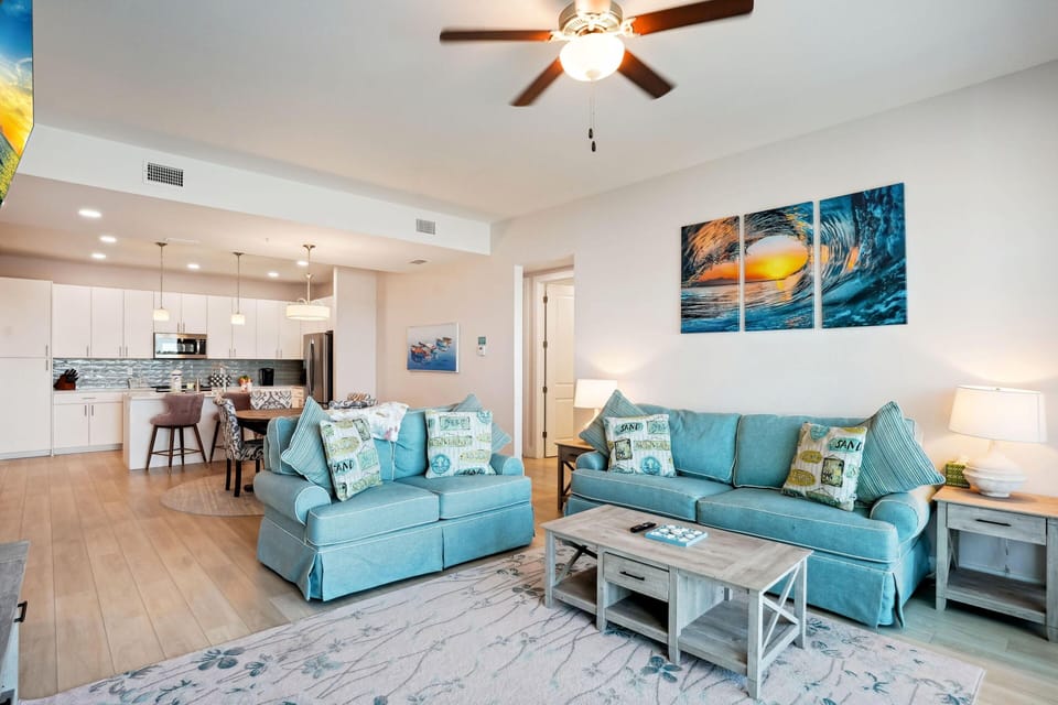 Condo, Multiple Beds (The Harbor Condo 503 - Premier) | Living area | TV