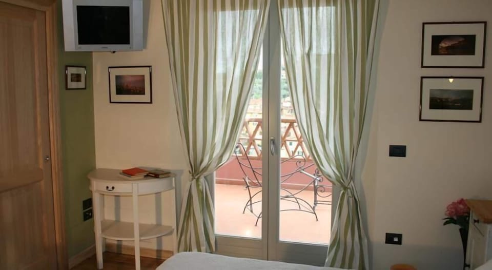 Double or Twin Room, Garden View | Premium bedding, in-room safe, individually decorated
