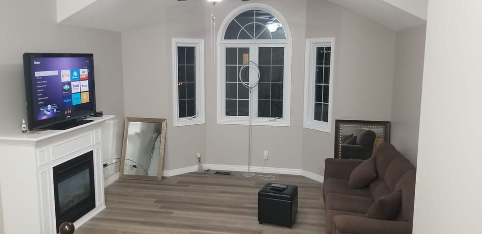 FAMILY ROOM (1)