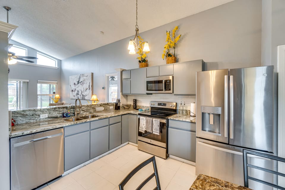 Kitchen | Stainless Steel Appliances w/ Dishwasher | Cooking Basics