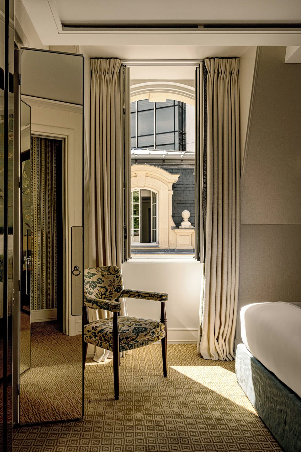 Pavillon Félicie | Premium bedding, minibar, in-room safe, desk