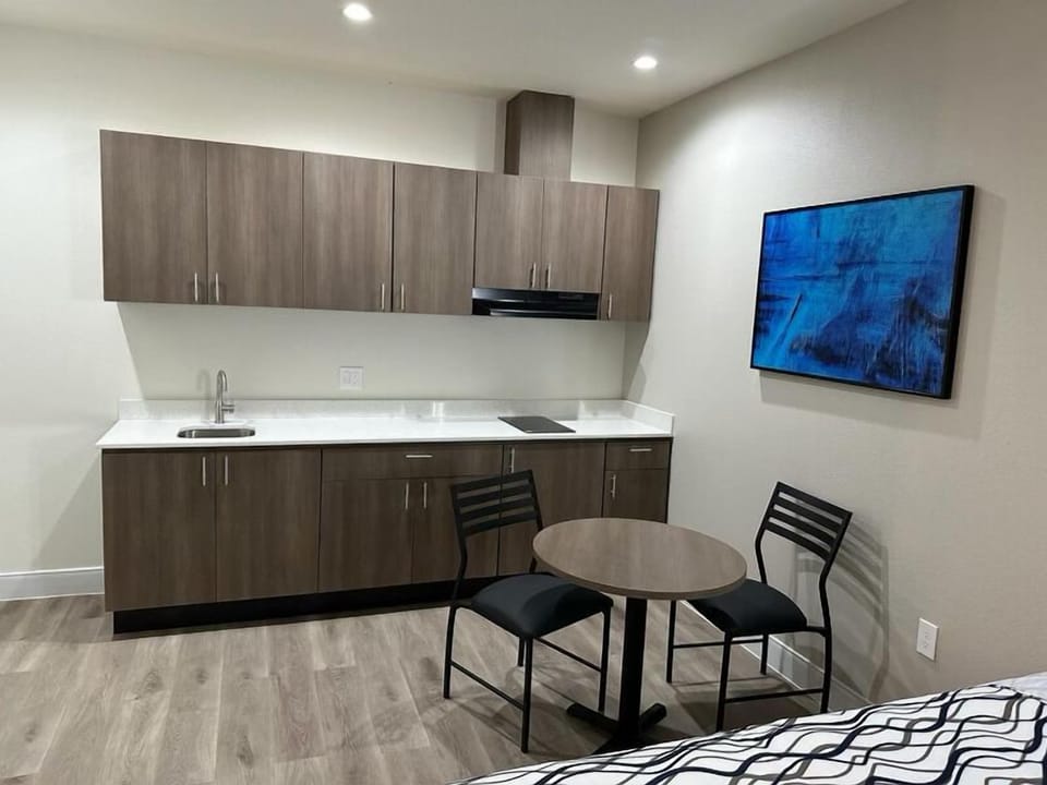 Executive Suite, 2 Queen Beds, Kitchenette | 1 bedroom, premium bedding, memory foam beds, desk