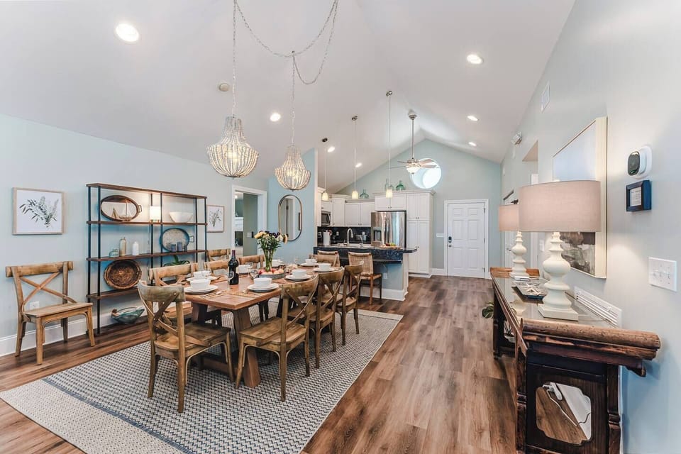 Gather Around the Table with Family and Friends in SunScape's Dining Area