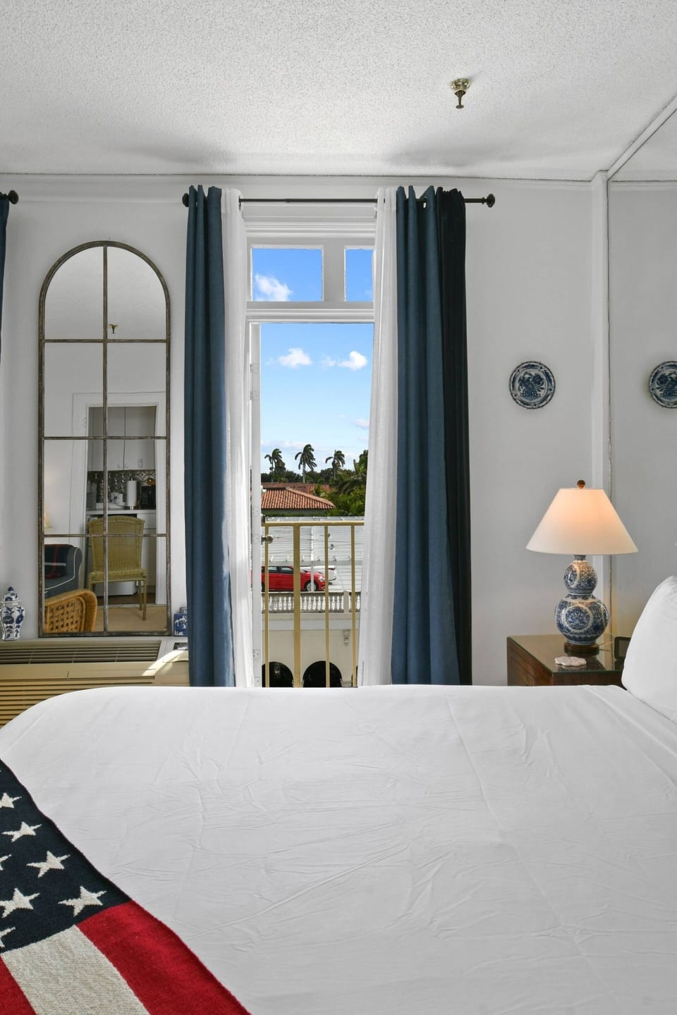 Enjoy a full-size bed with clean linens, AC, and a Smart TV. Windows that enter natural sunlight. Embrace the outdoors with a Juliet balcony, view to the East and West