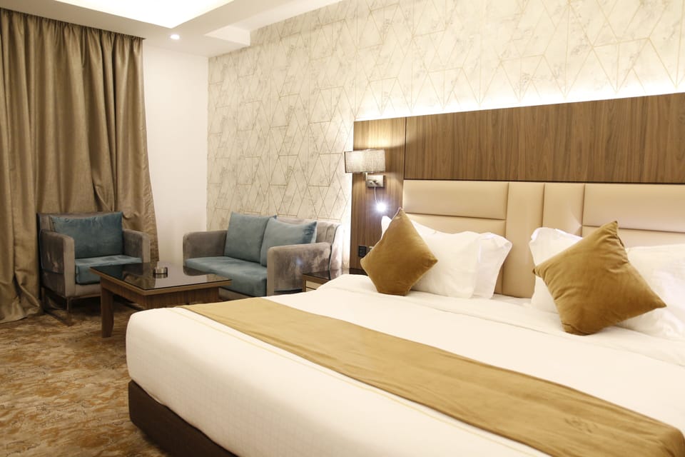 Basic Double Room, 1 King Bed | Hypo-allergenic bedding available, soundproofing, WiFi (free)
