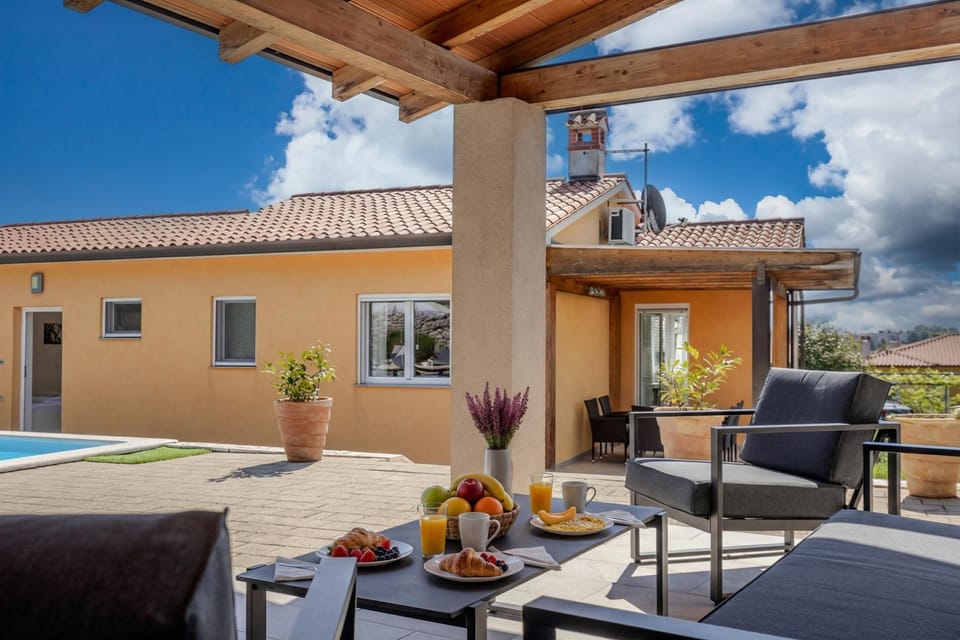 Family House, 2 Bedrooms, Microwave (Holiday Home Aurea) | Outdoor dining