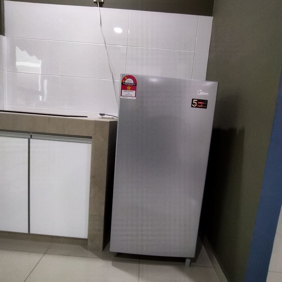 Family House | Private kitchen | Microwave, dishwasher, electric kettle, cookware/dishes/utensils
