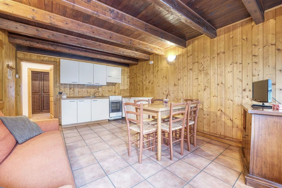 Property, Furniture, Table, Wood, Interior Design, Flooring, Architecture, Floor, Wood Stain, Wall