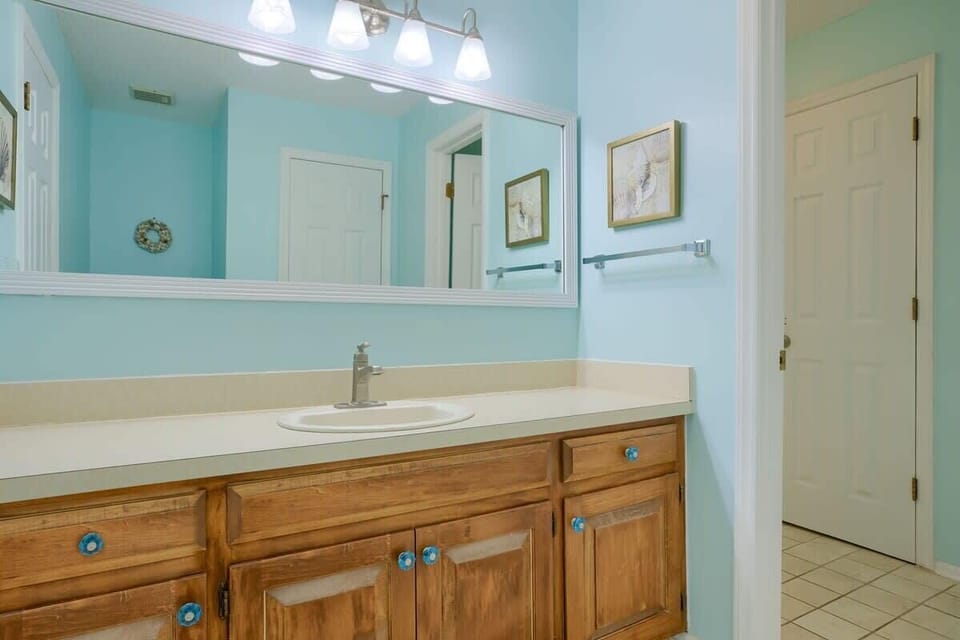 Primary Ensuite Bath