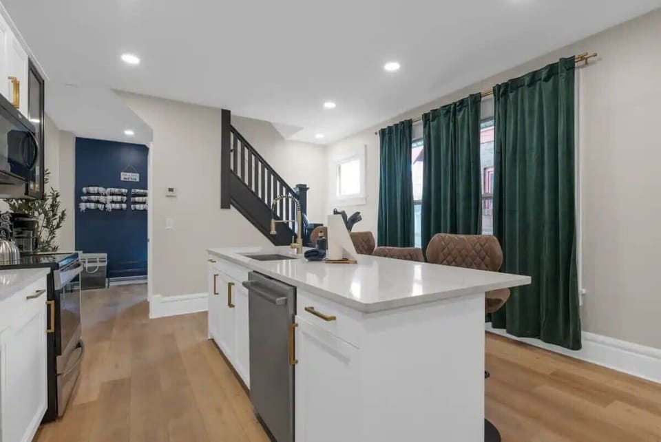 Queen Bedroom