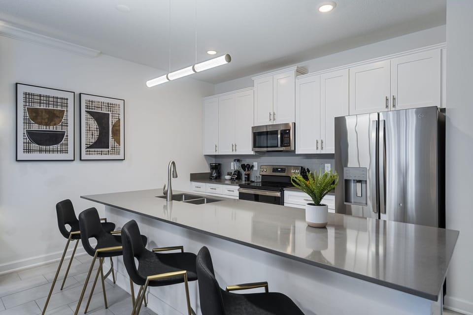 Fully-equipped kitchen