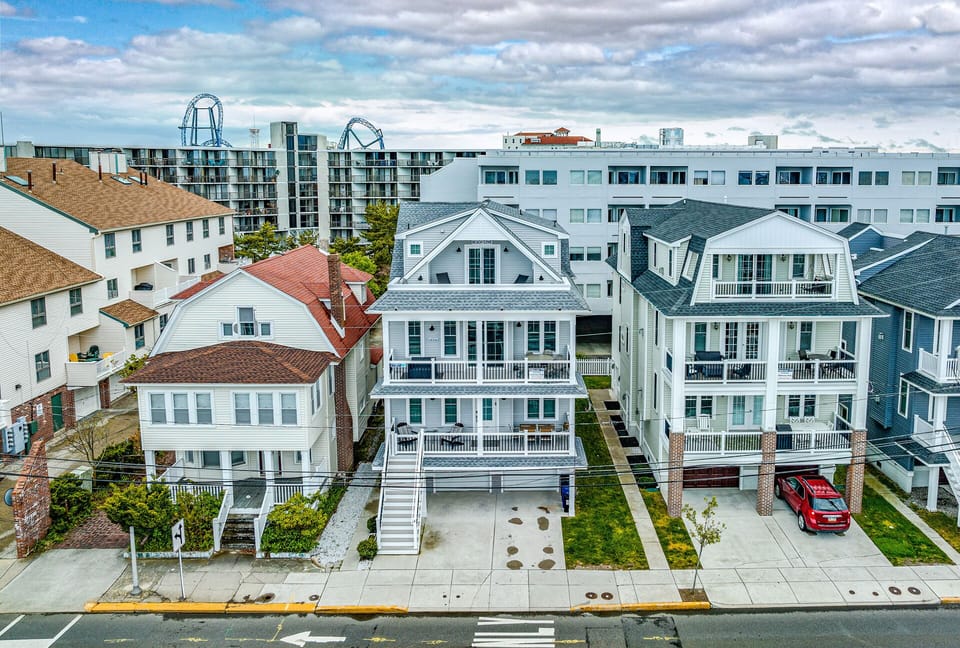 Unbeatable location just steps from the beach, boardwalk, and rides