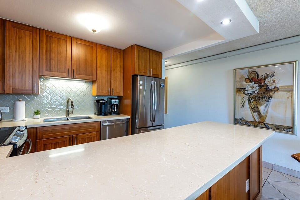 Condo, 1 Bedroom | Private kitchen | Coffee/tea maker, fridge, oven, stovetop