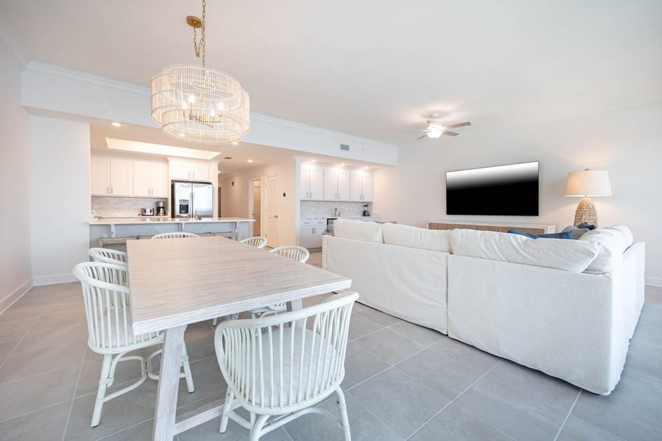 Condo, 2 Bedrooms | Interior