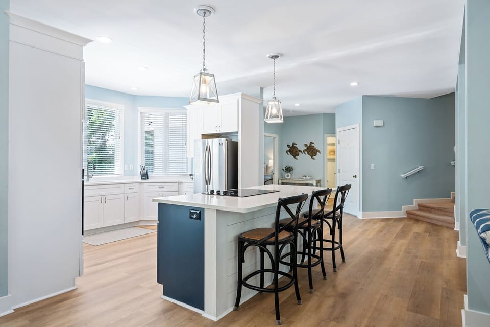 3 Cartgate | Modern kitchen w/ updated appliances - 3 Cartgate | Modern kitchen w/ updated appliances