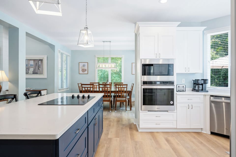 3 Cartgate | Modern kitchen w/ updated appliances - 3 Cartgate | Modern kitchen w/ updated appliances