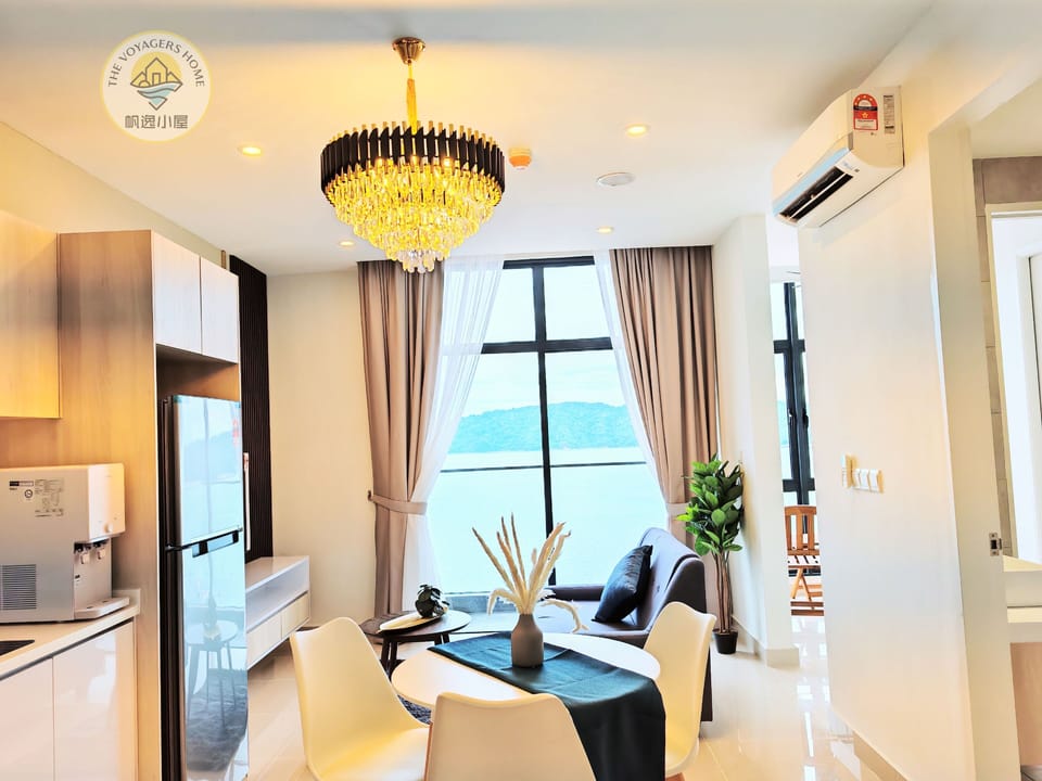 Living room with sea view 