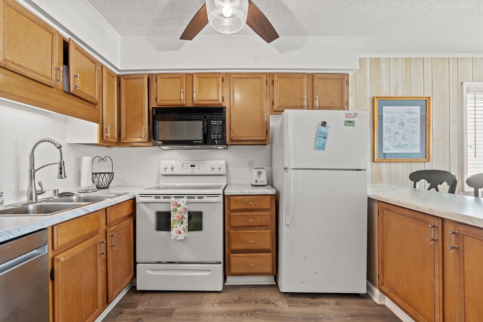A fully stocked kitchen makes meal preparation a breeze.