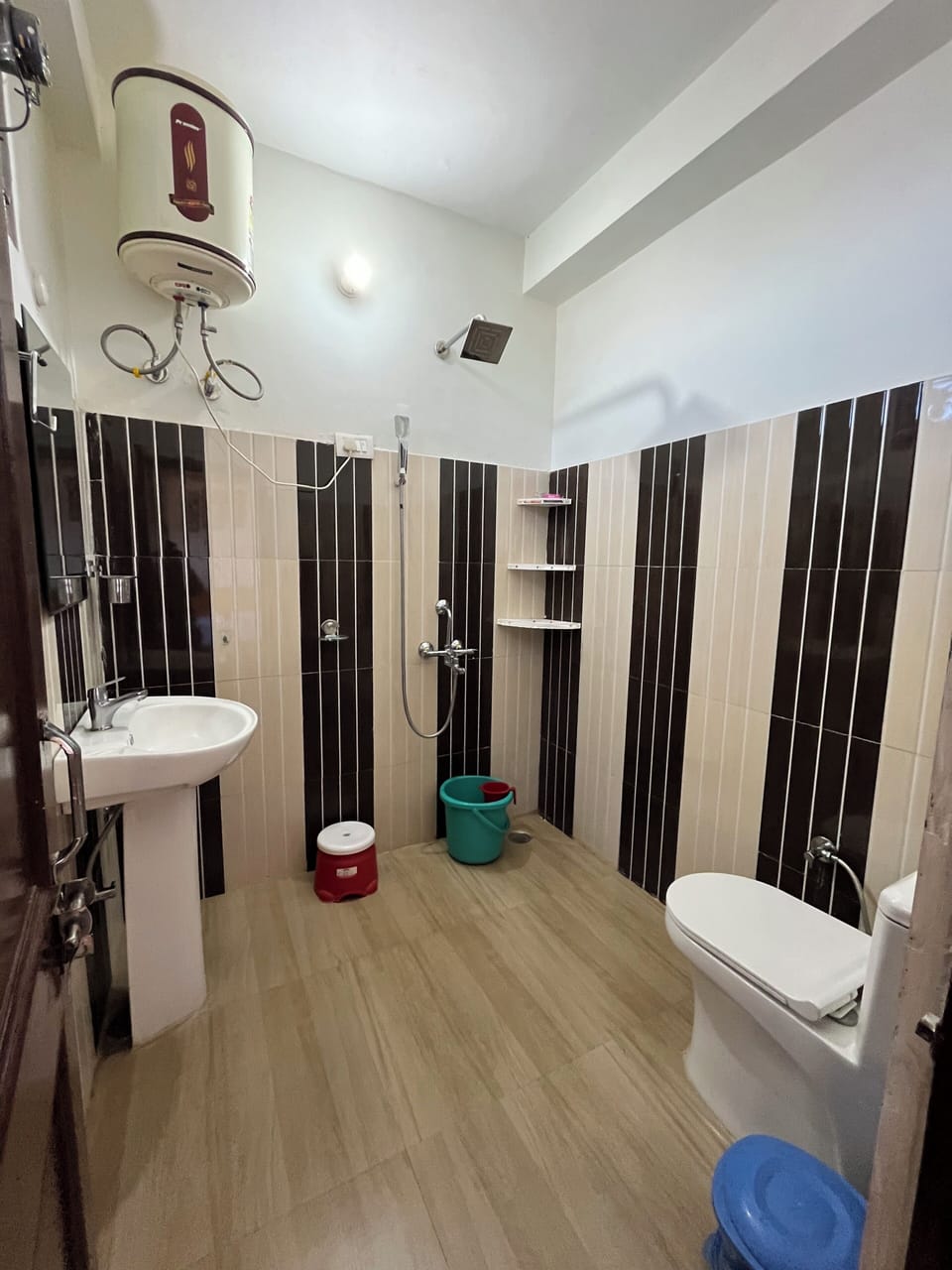 Premium Room, Hill View | Bathroom | Free toiletries, bidet