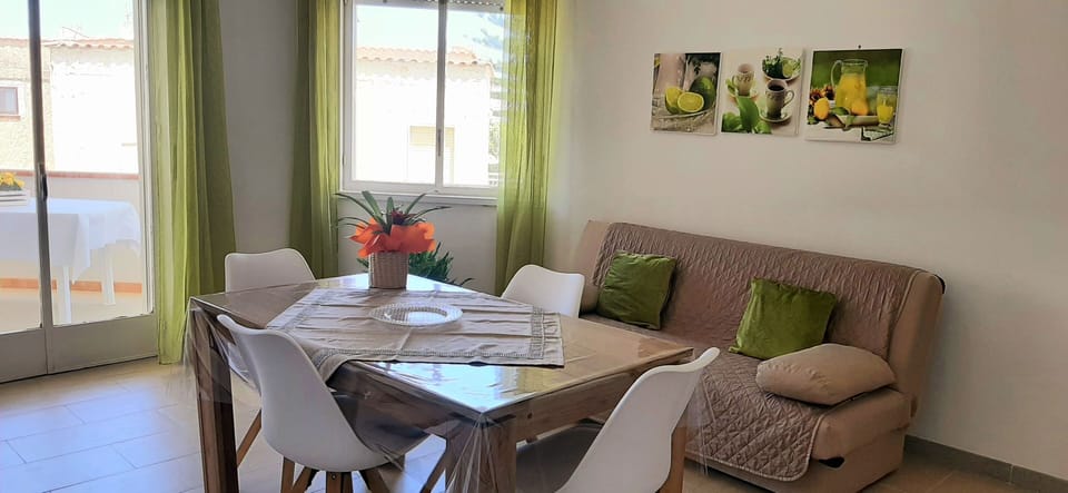 Apartment | Living area | 26-inch Smart TV with digital channels