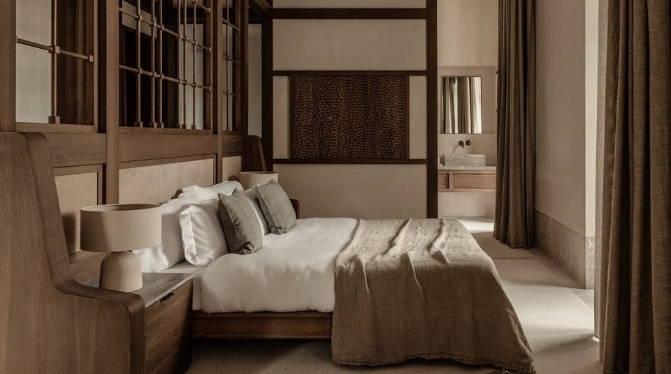 Romantic Suite | 1 bedroom, in-room safe, desk, laptop workspace