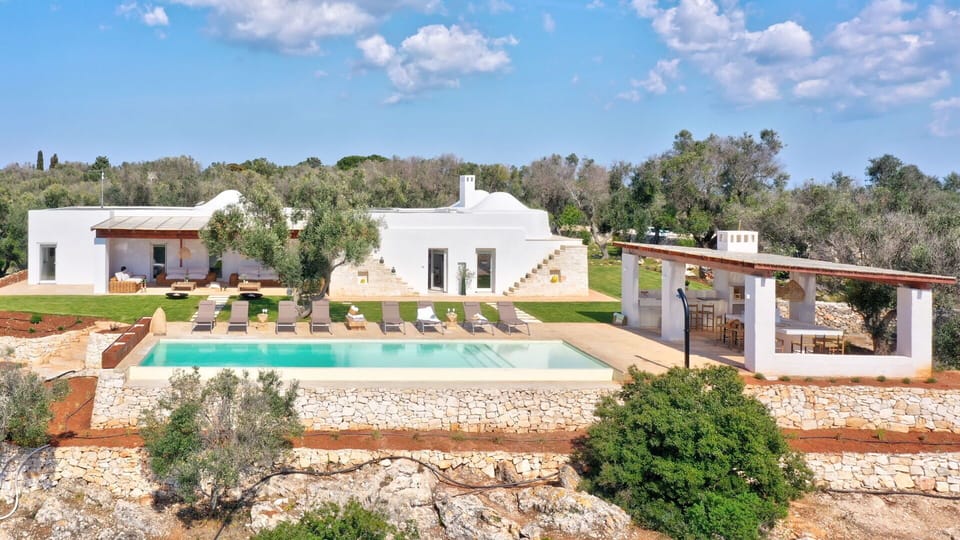 Activities, Amenities, Balcony / Terrace / Patio, Building Exterior, Garden, Kitchen, Main Entrance, Pool, Spring, Summer