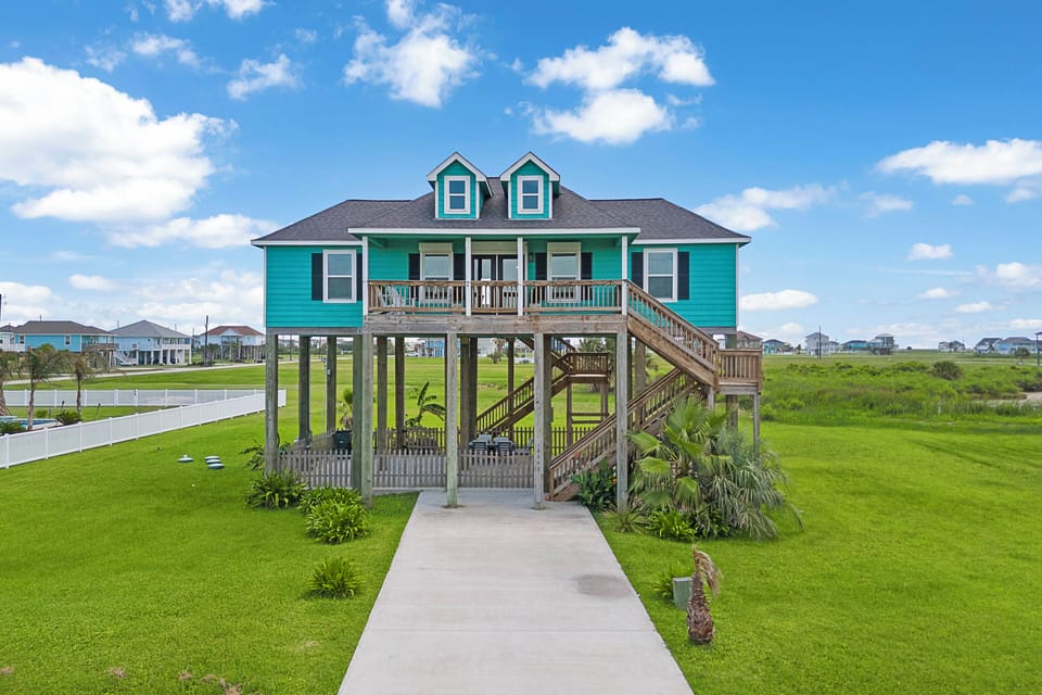 Galveston Vacation Rental | 3BR | 2BA | 1,200 Sq Ft