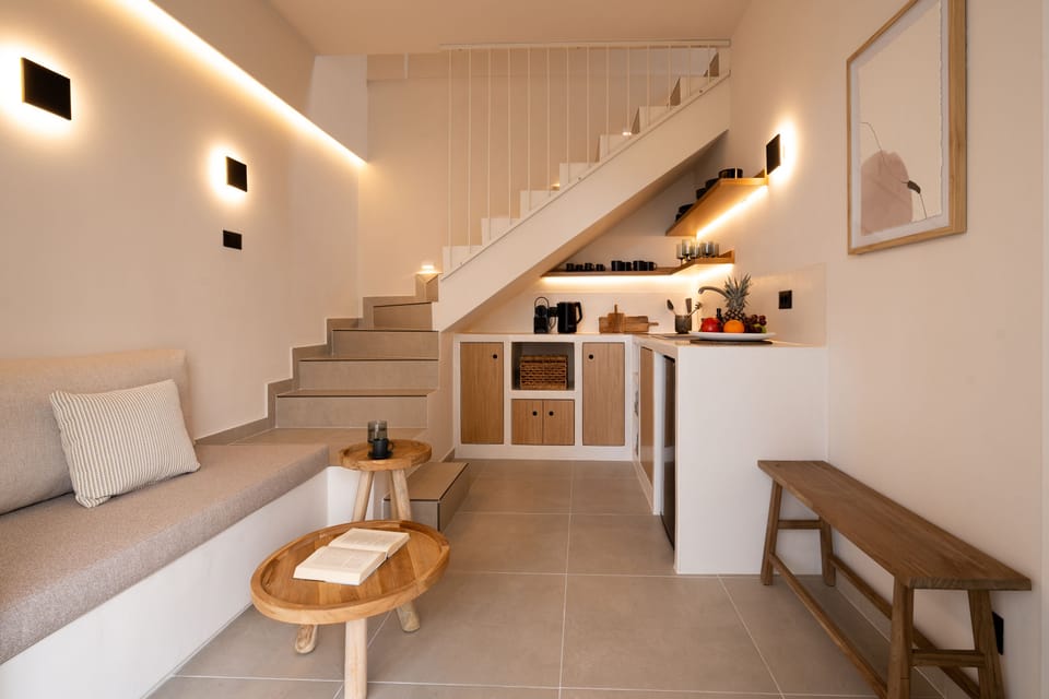 Comfort Villa | Living area | 32-inch flat-screen TV with satellite channels