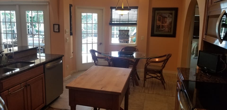 Breakfast area