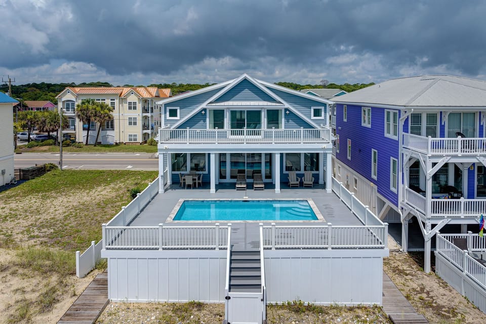 Sparkling pool, private walkway to beach, deck with Ocean views!