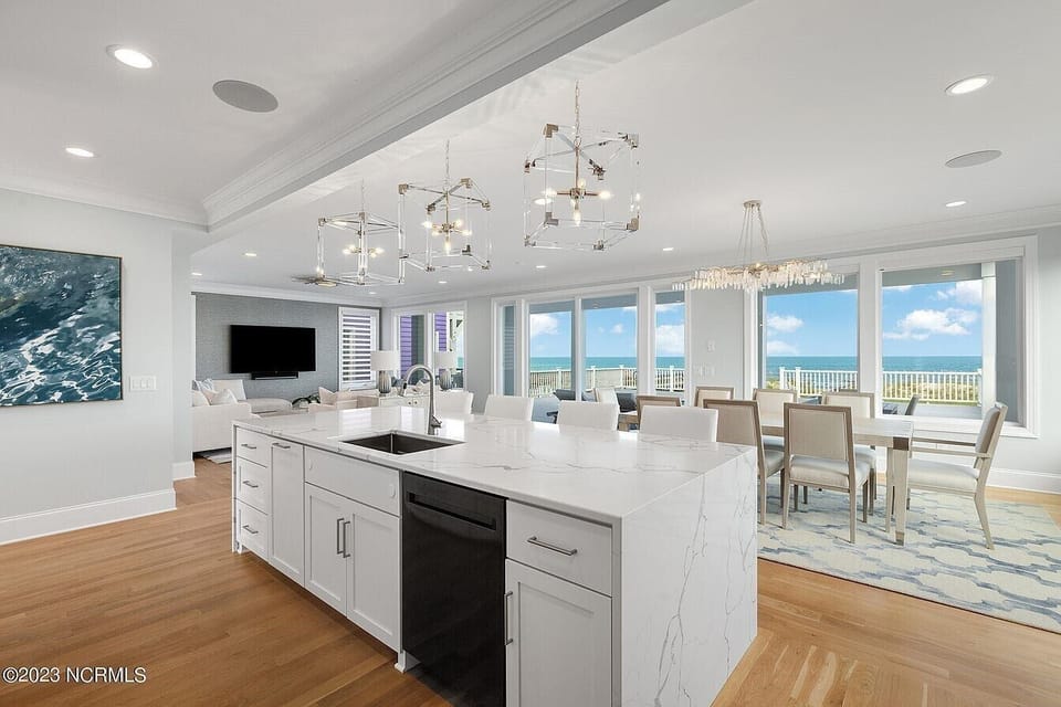 Luxury furniture, Gormet Kitchen with views of the ocean.