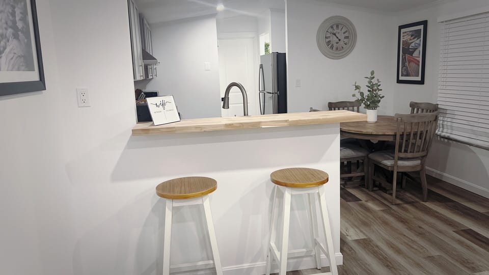 Counter/Bar