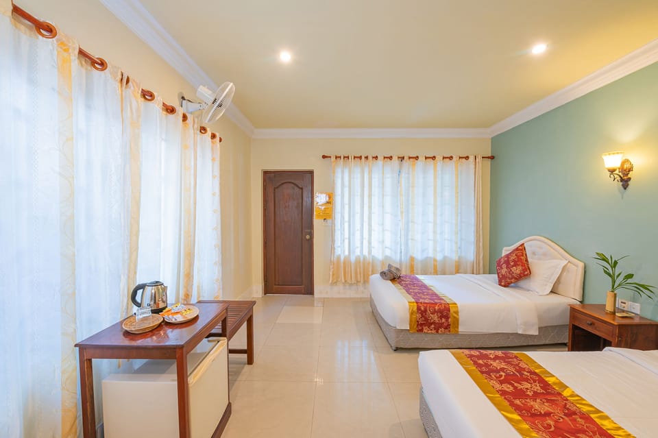 Twin Room, City View | Desk, soundproofing, free WiFi