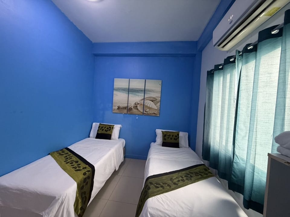 In-room safe, soundproofing, free WiFi, bed sheets