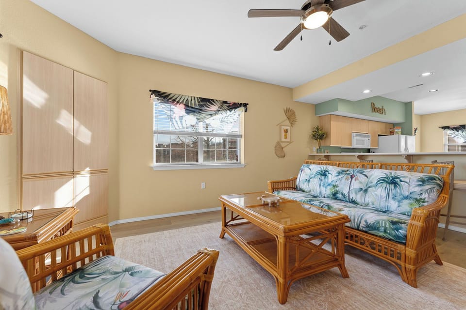 Living area with Cable TV, Patio Access