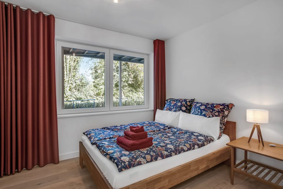 Room (1)