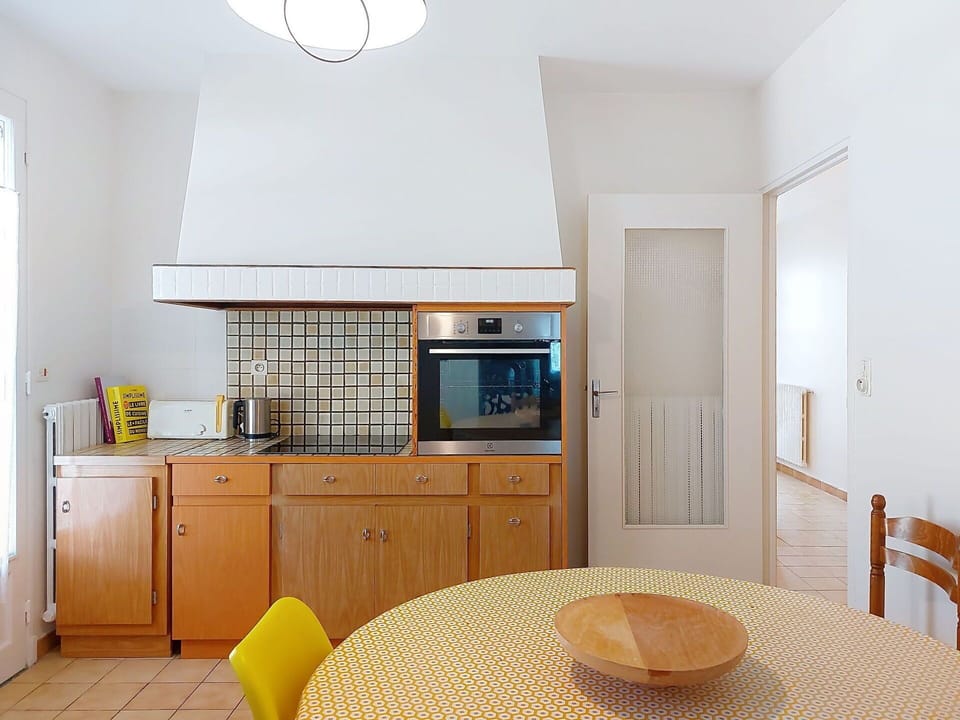 Interior Design, Furniture, Flooring, Wood, Floor, Ceiling, Kitchen, Countertop, Room, Lighting