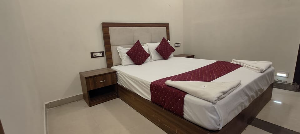 Standard Room | 1 bedroom, desk, free WiFi
