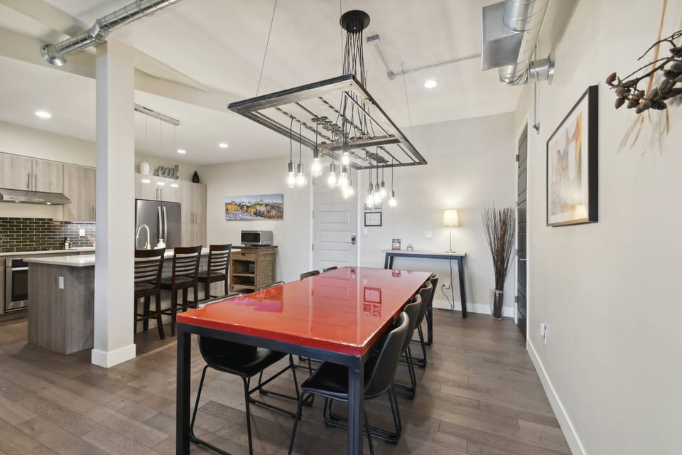 Workspace — Graffiti & Skyline vacation rental in Denver.