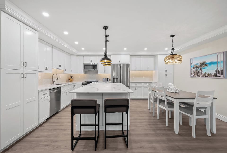 Dining & Kitchen