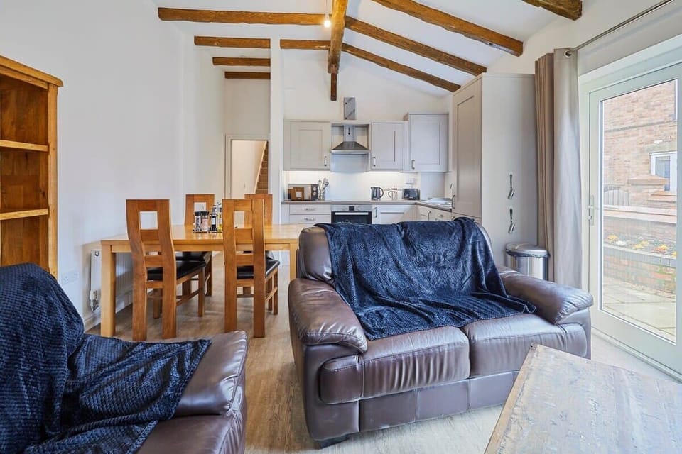 Jubilee Close, Filey - Host & Stay