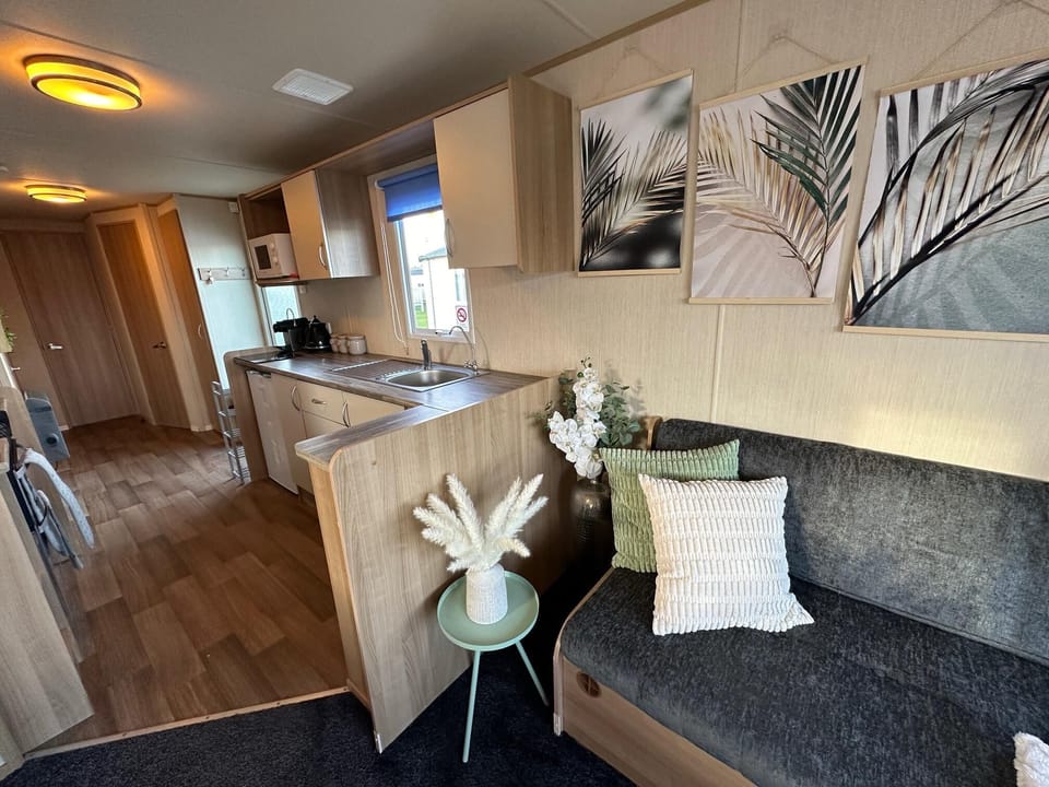 Cabin | Living area | TV