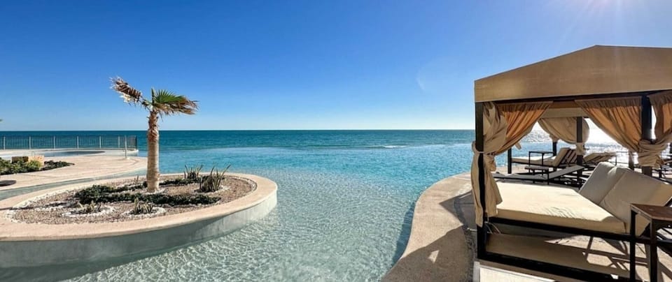 Infinity pool at Las Palomas Phase 3