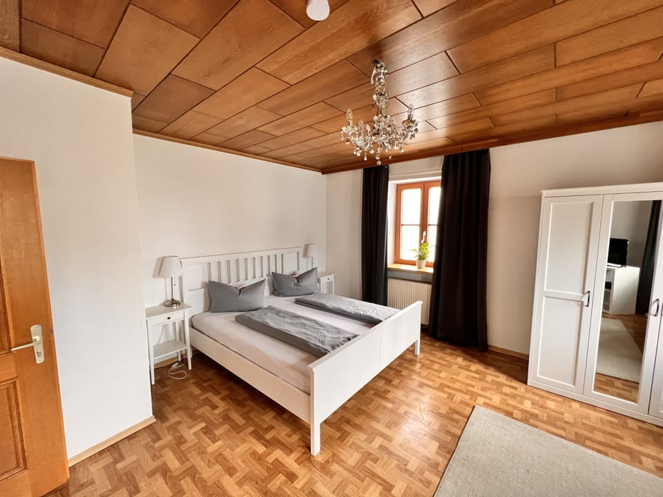 Basic Triple Room, Shared Bathroom