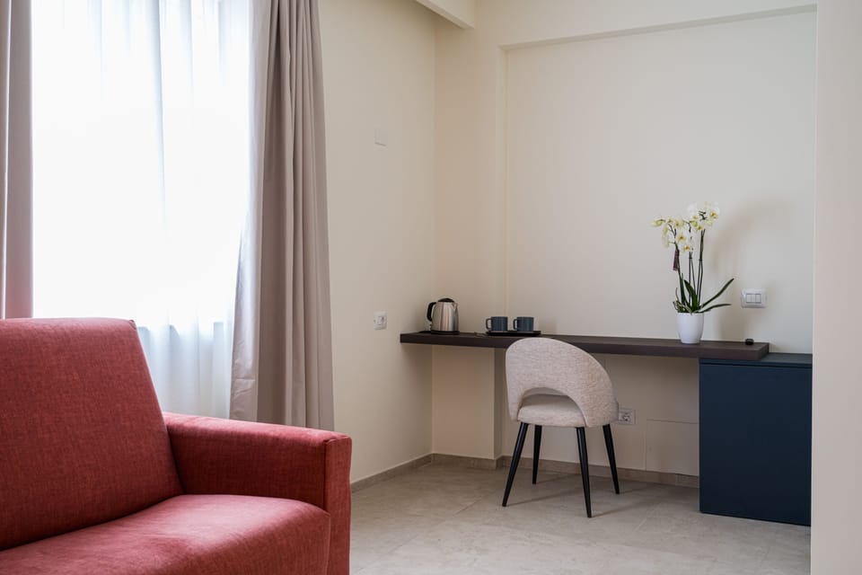 Family Suite | Premium bedding, down comforters, memory foam beds, minibar