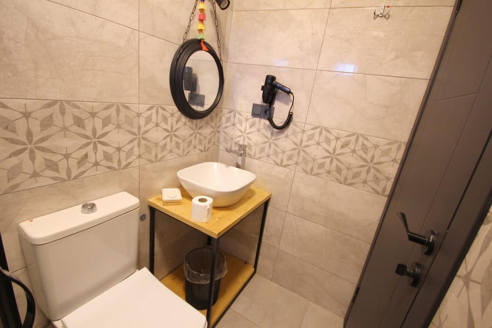 Classic Room | Bathroom