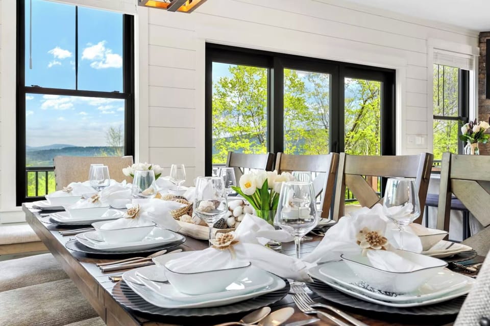 Experience the art of dining with a view in this expansive 10-seating area, where the majestic beauty of the mountains serves as the perfect backdrop for your culinary adventures.