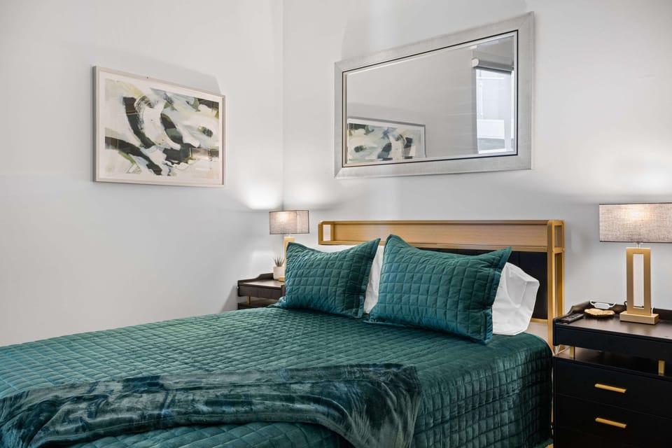 Park Lux PlayHouse Master Bedroom San Diego Downtown Luxury1