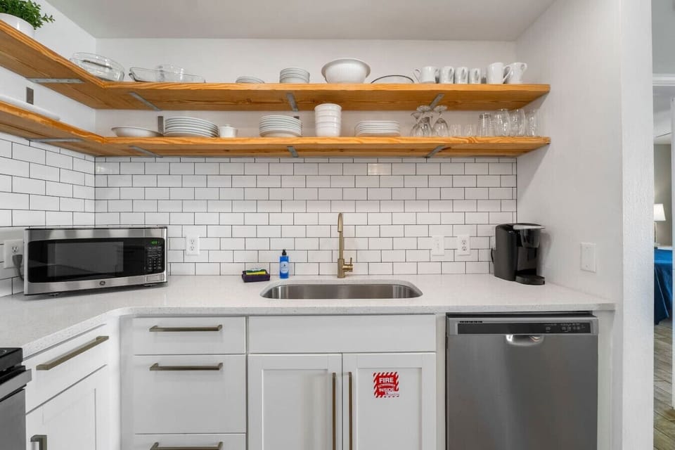 Fully Stocked Kitchen with Keurig Coffee Maker, Stainless Steel Appliances and Ocean Views